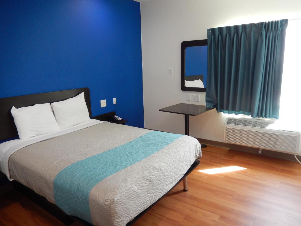 Hotel 6-houston, Tx - Downtown North Houston